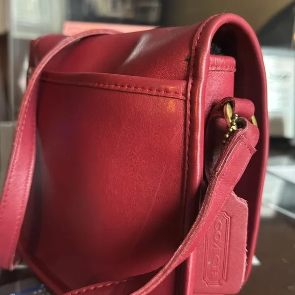 Coach 7 5/8 Vintage flap bag in mint condition wide and strap 21.5 inches long. - Picture 2 of 16